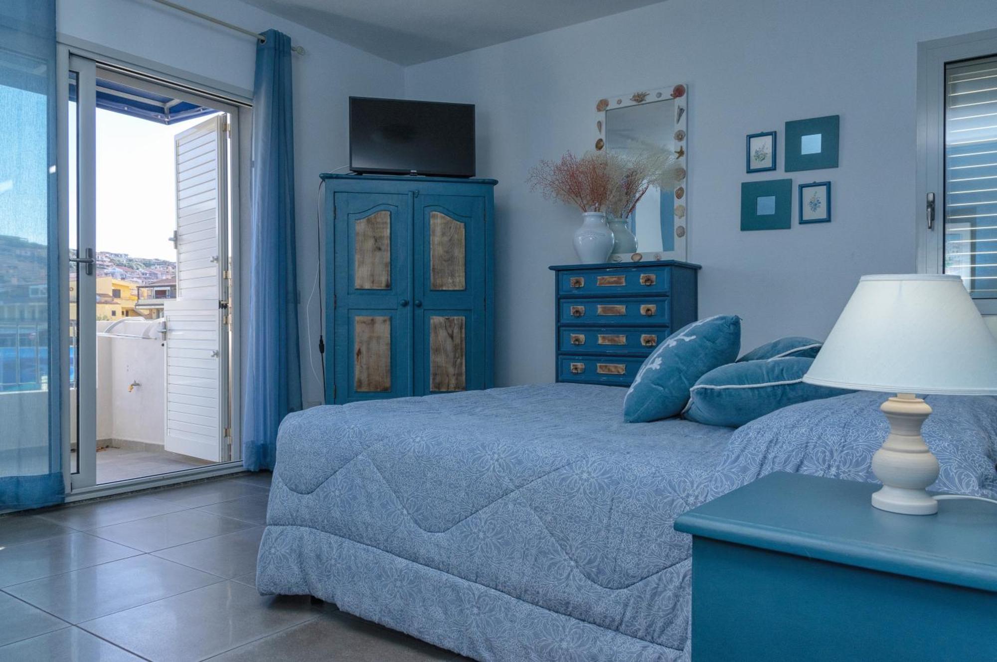 Bassa Prua Bed & Breakfast Палау Екстериор снимка