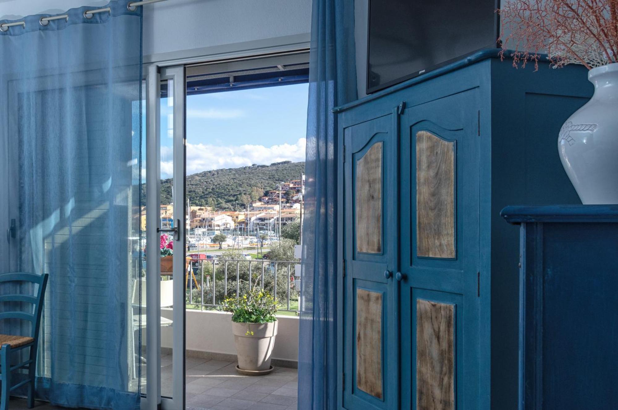 Bassa Prua Bed & Breakfast Палау Екстериор снимка
