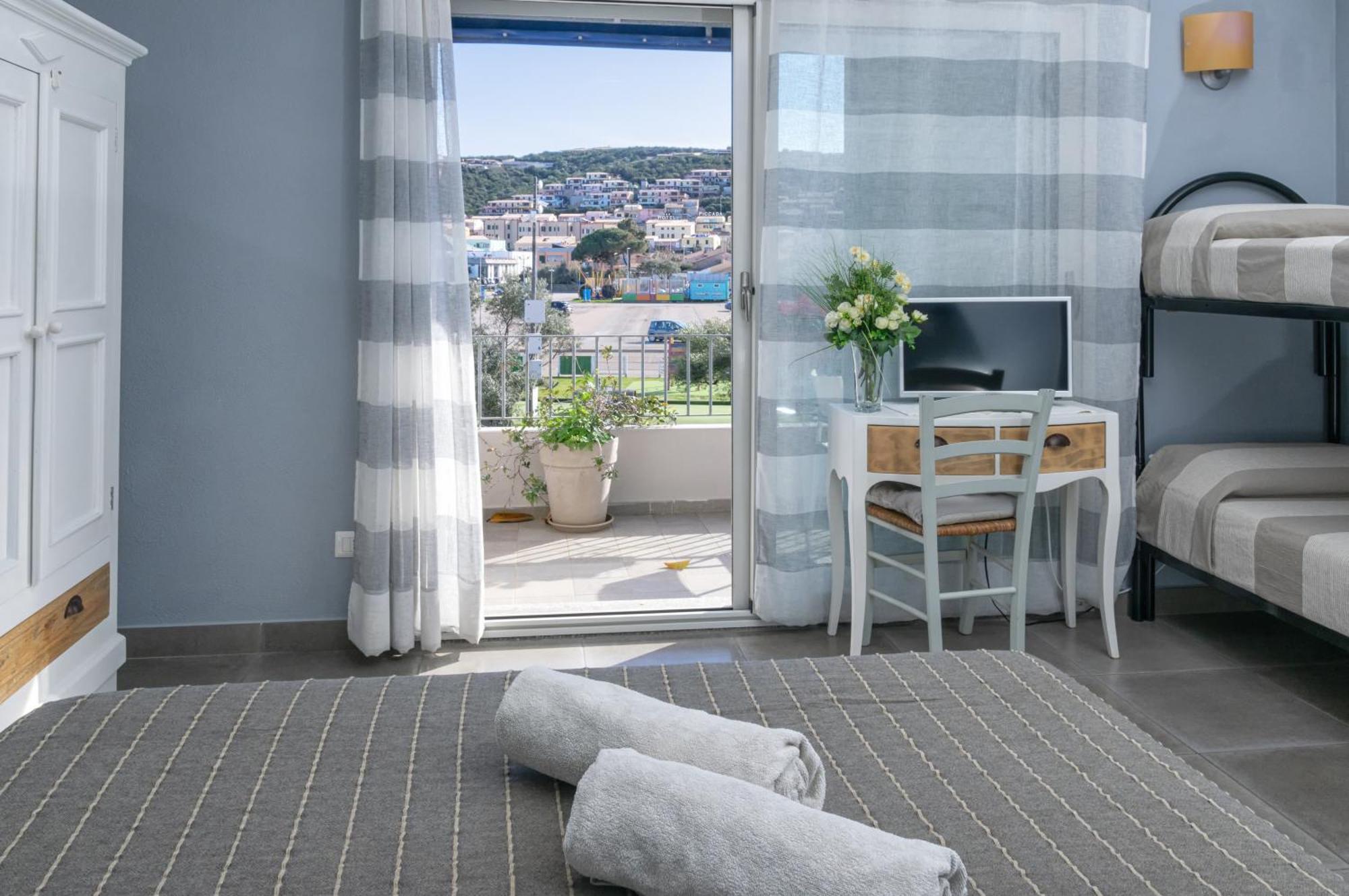 Bassa Prua Bed & Breakfast Палау Екстериор снимка